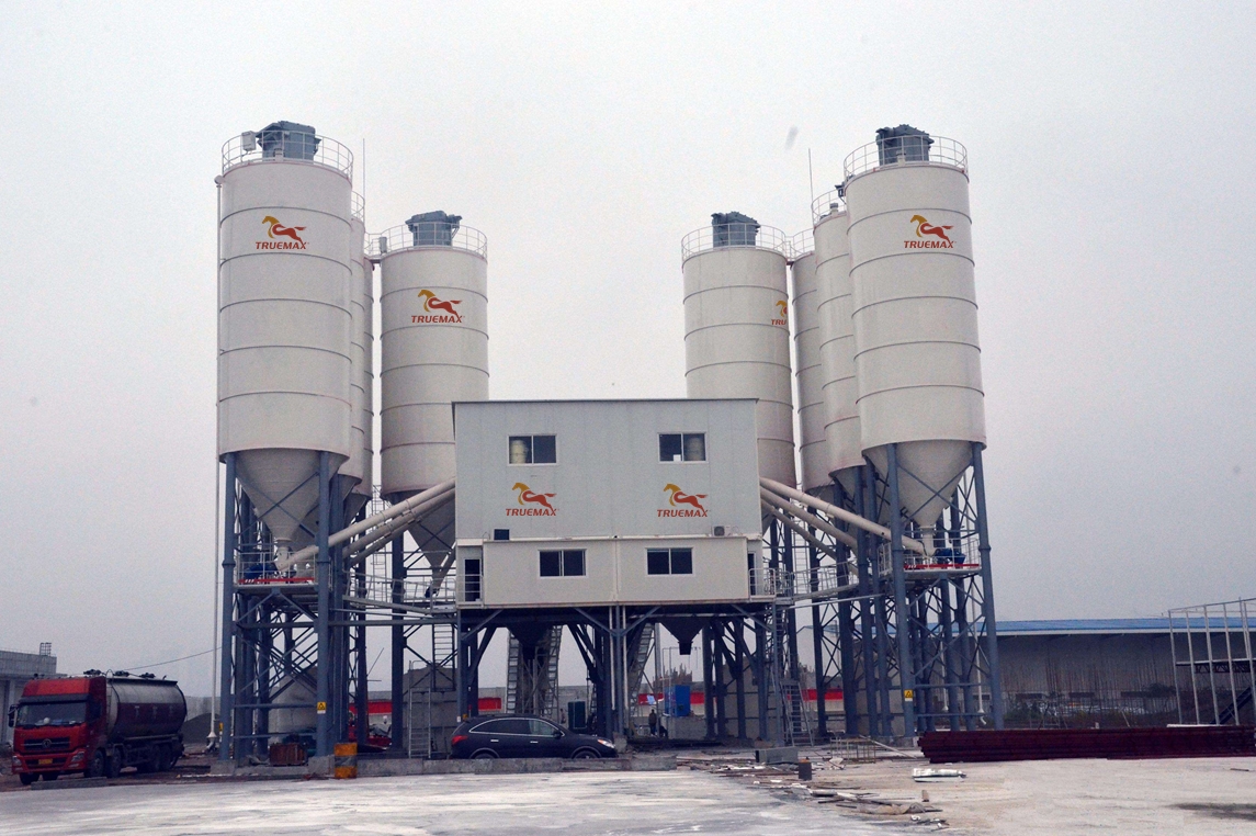 Complete equipment for concrete mixing plant